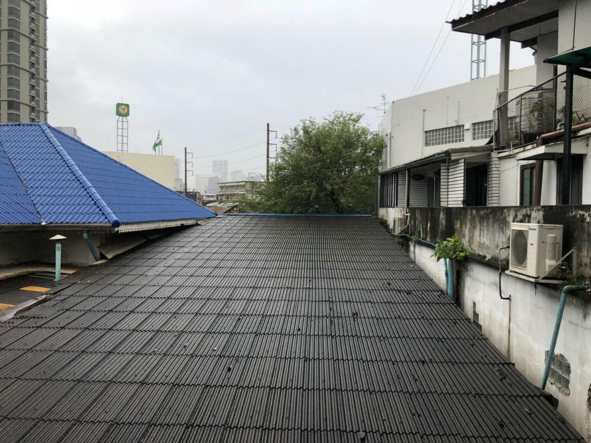 Grey Sheep Hostel Bangkok Exterior photo