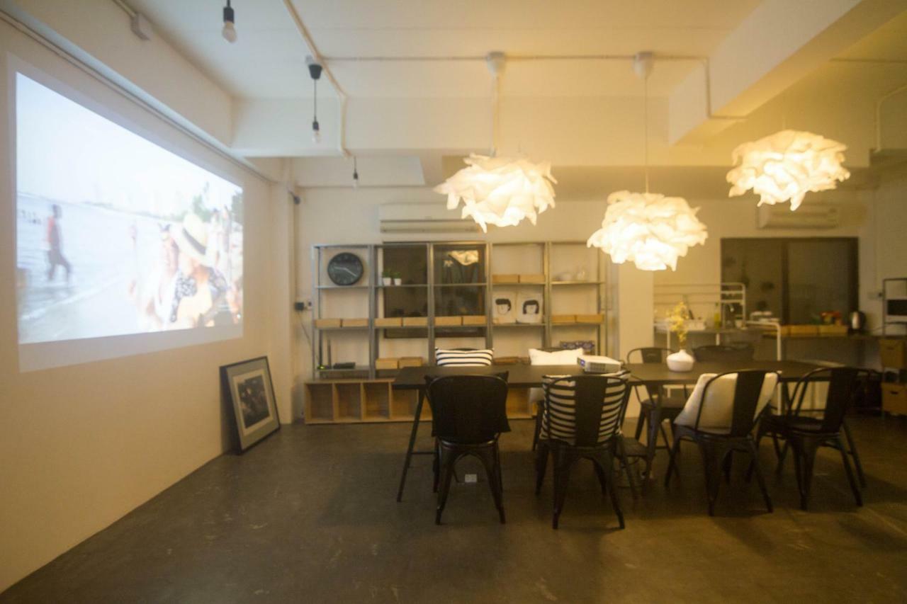 Grey Sheep Hostel Bangkok Exterior photo