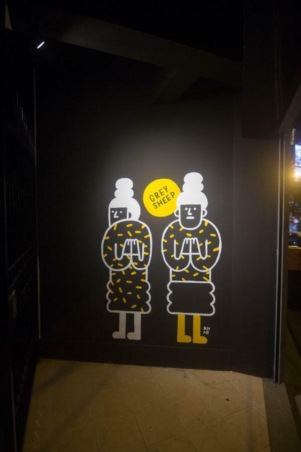 Grey Sheep Hostel Bangkok Exterior photo