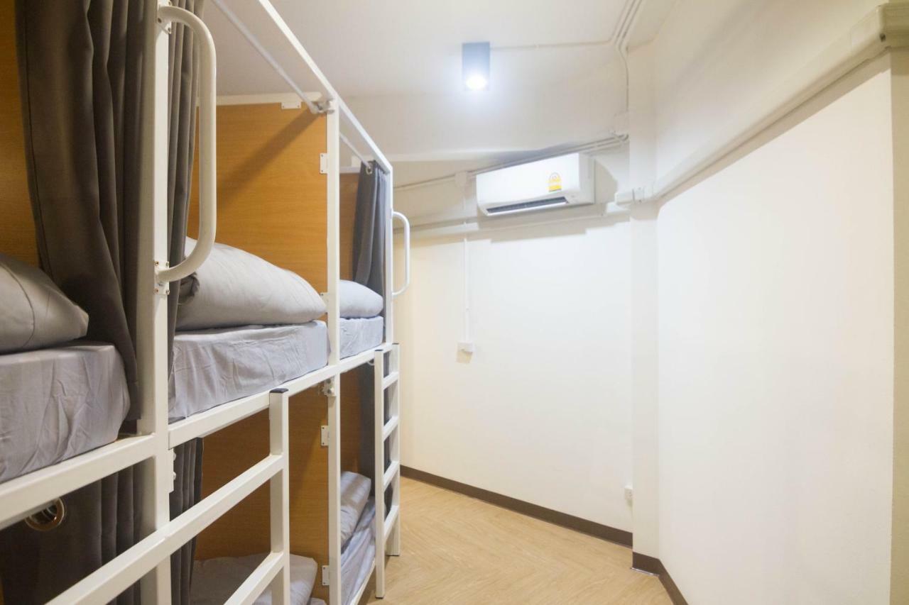 Grey Sheep Hostel Bangkok Exterior photo